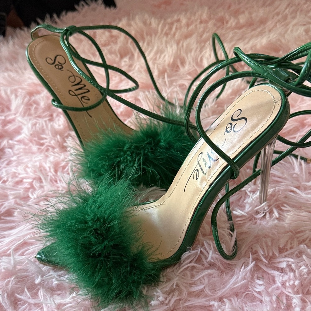 So Me Emerald Strappy Heels with Feather Accent - Picture 6 of 6